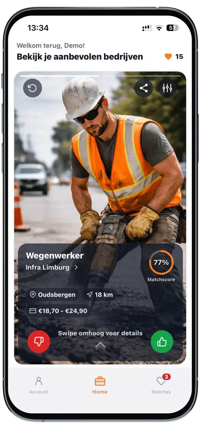 Smartphone met de Werkvolk app, een vacaturekaart met bedrijfsvideo, matchscore en loon